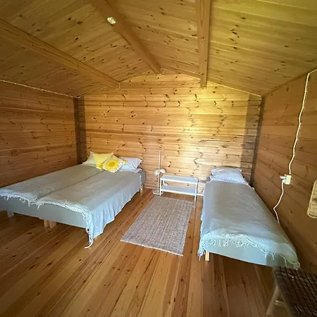 Karjamaa Garden Free Parking And Coffee Holiday home *