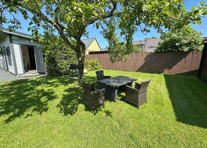 Karjamaa Garden Free Parking And Coffee Holiday home